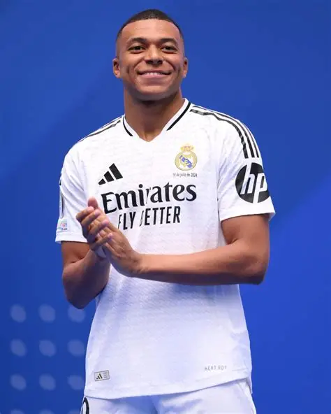 Kylian Mbappe Biography: Age, Girlfriend, Net Worth and Football Career
